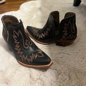 Ariat booties size 7.5